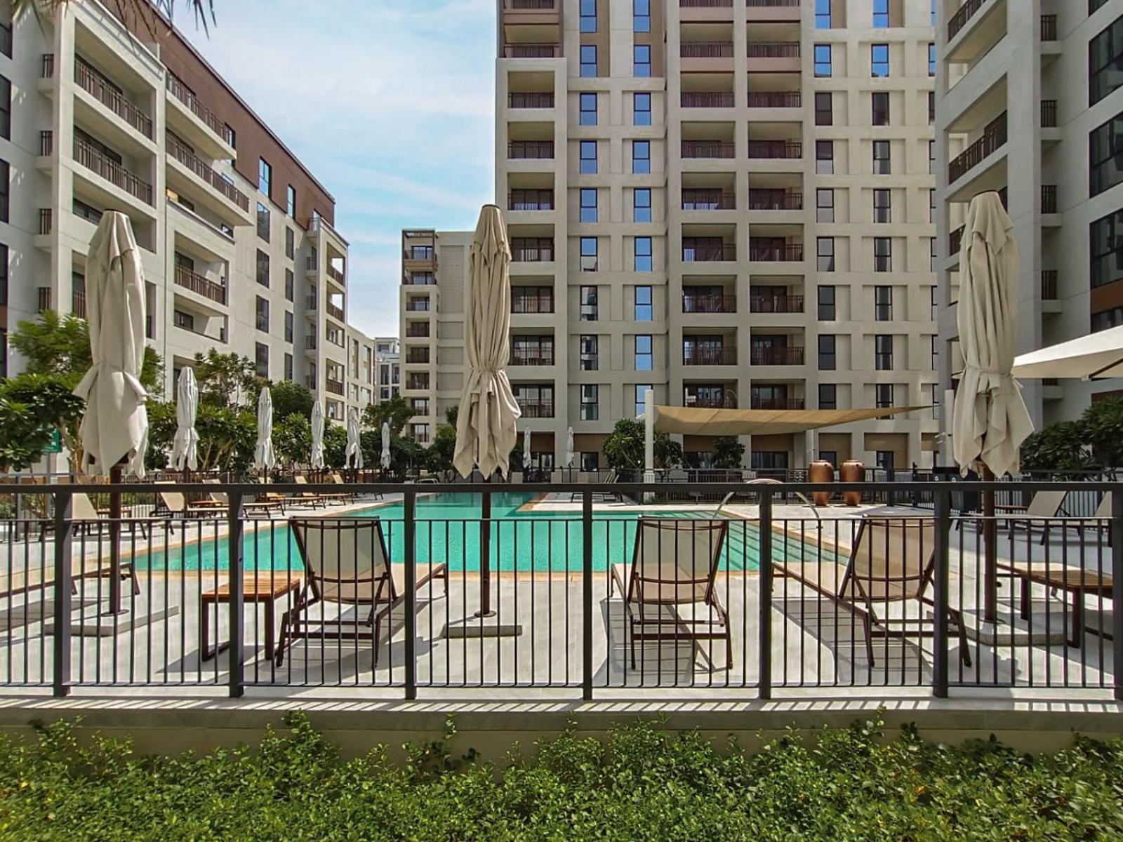 Creek Apartment *