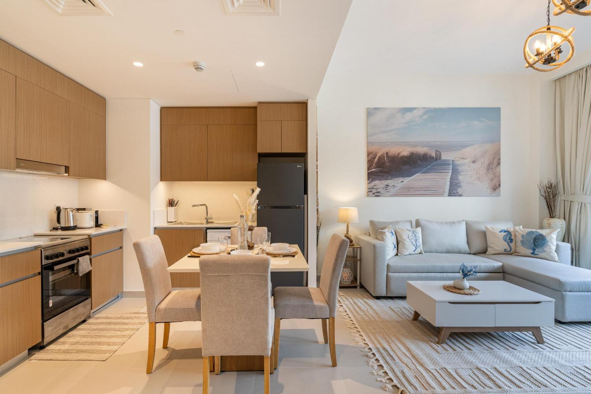 Creek Apartment *